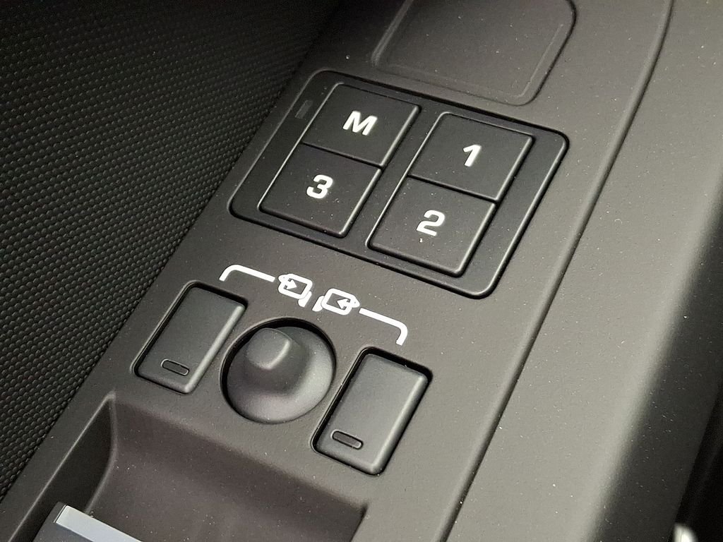 New 2026 Fuji White Land Rover X-Dynamic SE image 19