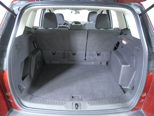 Used 2015 Orange Ford SE image 9