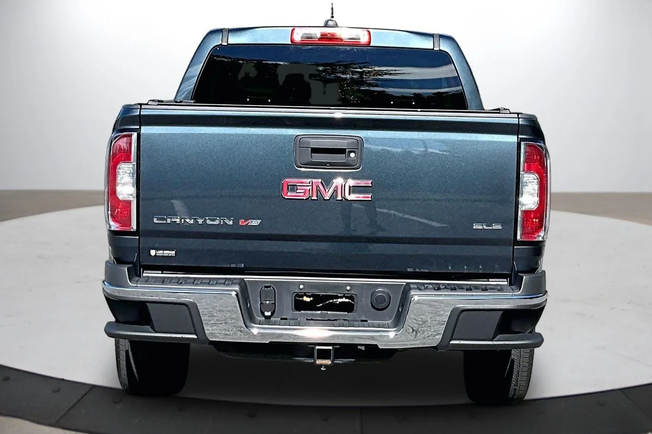 Used 2020 Blue GMC SLE1 image 8