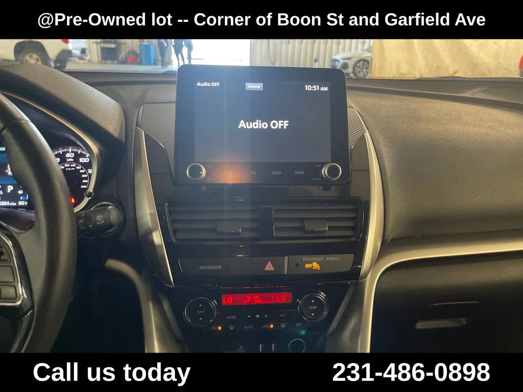 Used 2025  Mitsubishi SE image 18