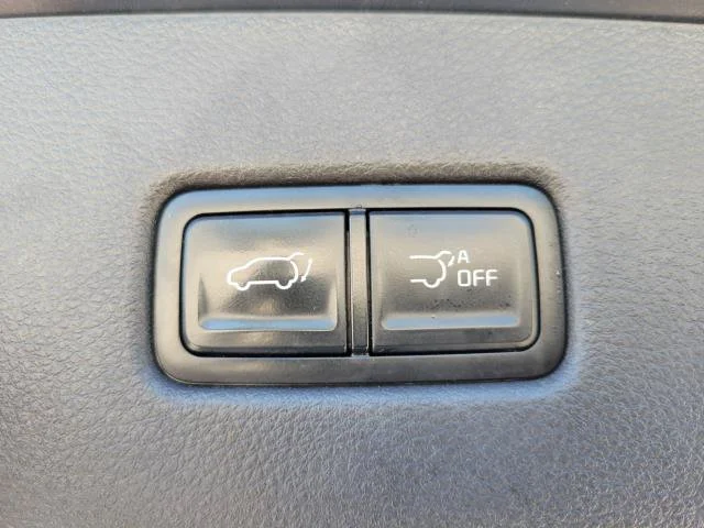 Used 2022  Kia LX image 8
