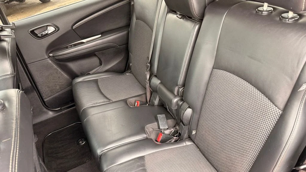 Used 2020 Red Dodge Crossroad image 26