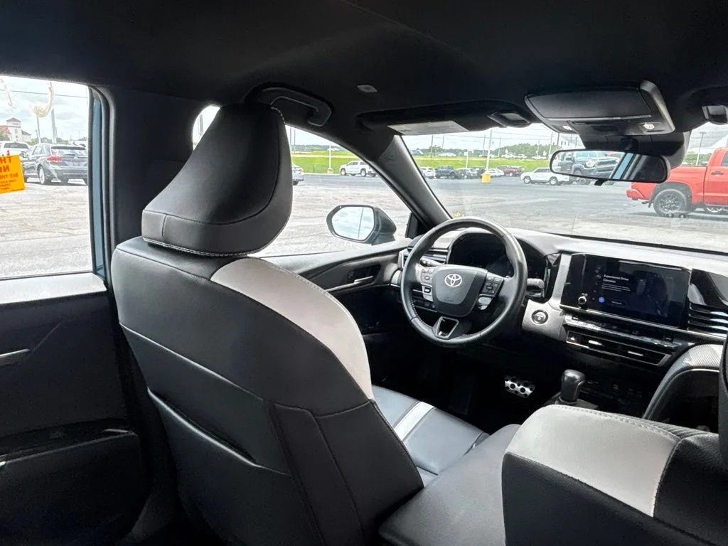 Used 2025  Toyota SE image 30
