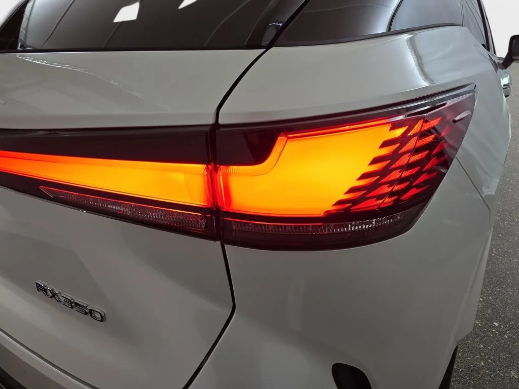 New 2026 Eminent White Pearl Lexus PREMIUM PLUS image 31