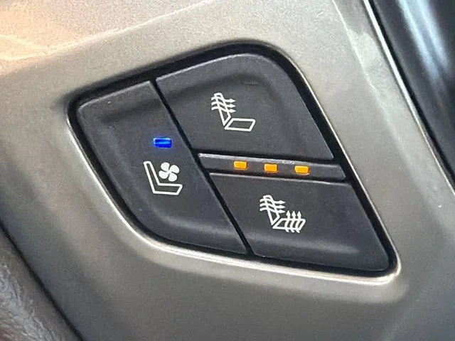 Used 2018 BLACK Chevrolet LTZ image 30