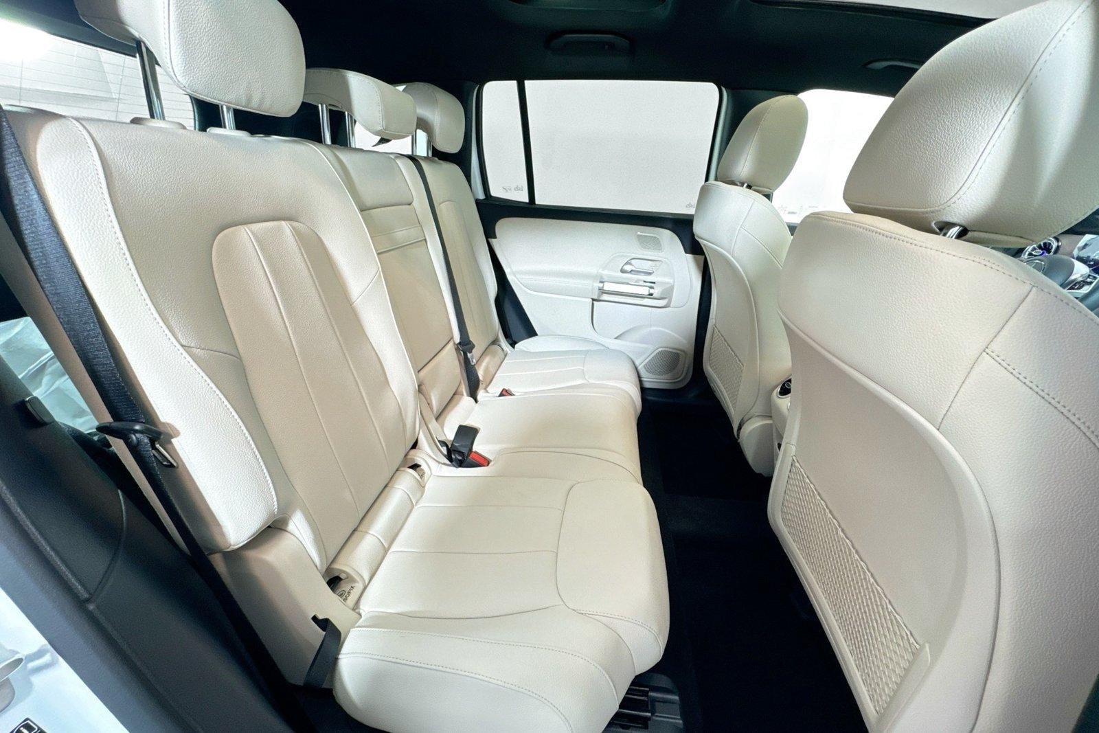 New 2026 Polar White Mercedes-Benz GLB 250 image 25