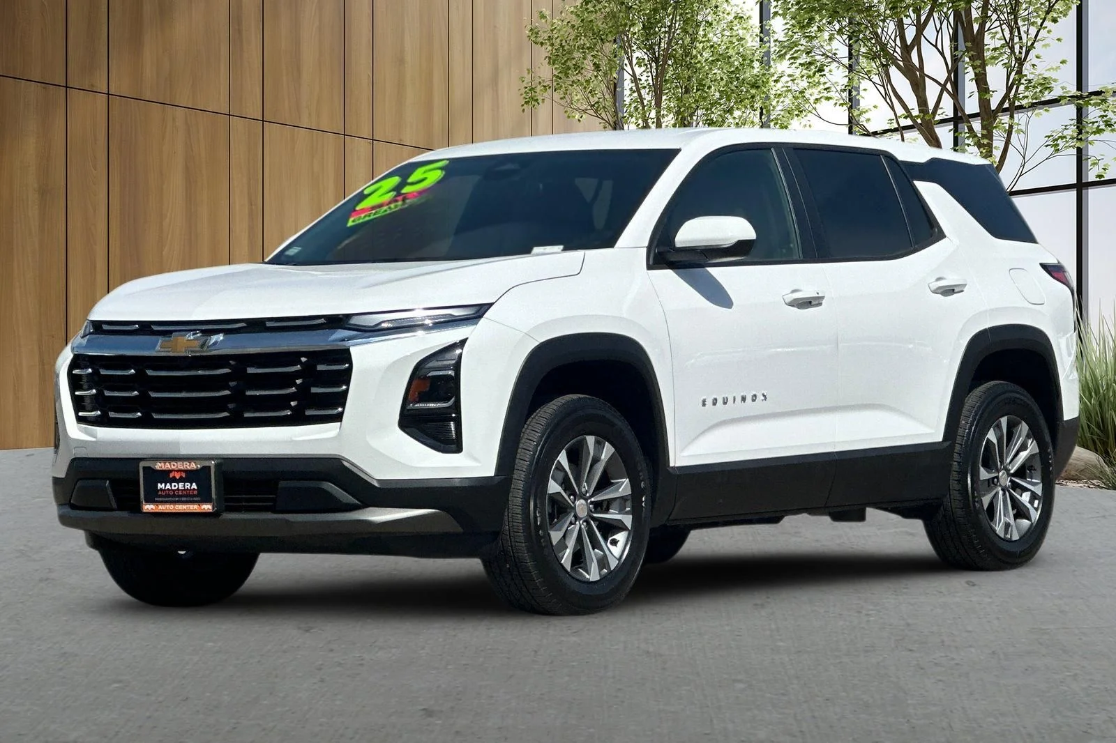 Used 2025 White Chevrolet LT image 8