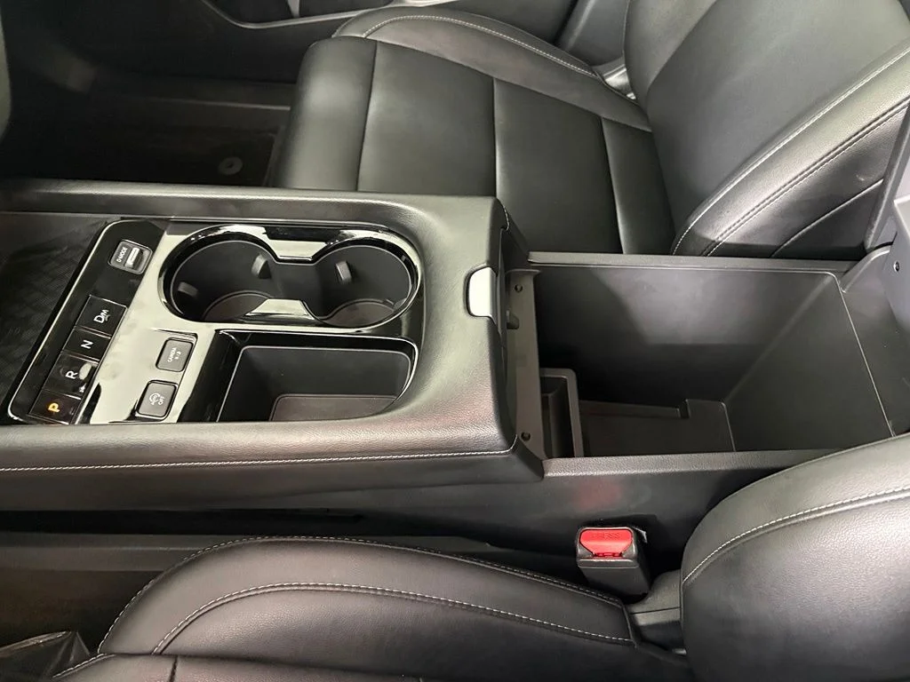Used 2025 Silver Nissan SV image 32