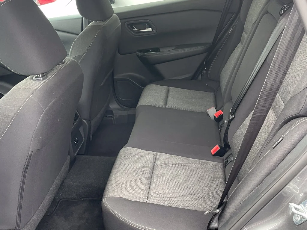 Used 2024 Gray Nissan SV image 8