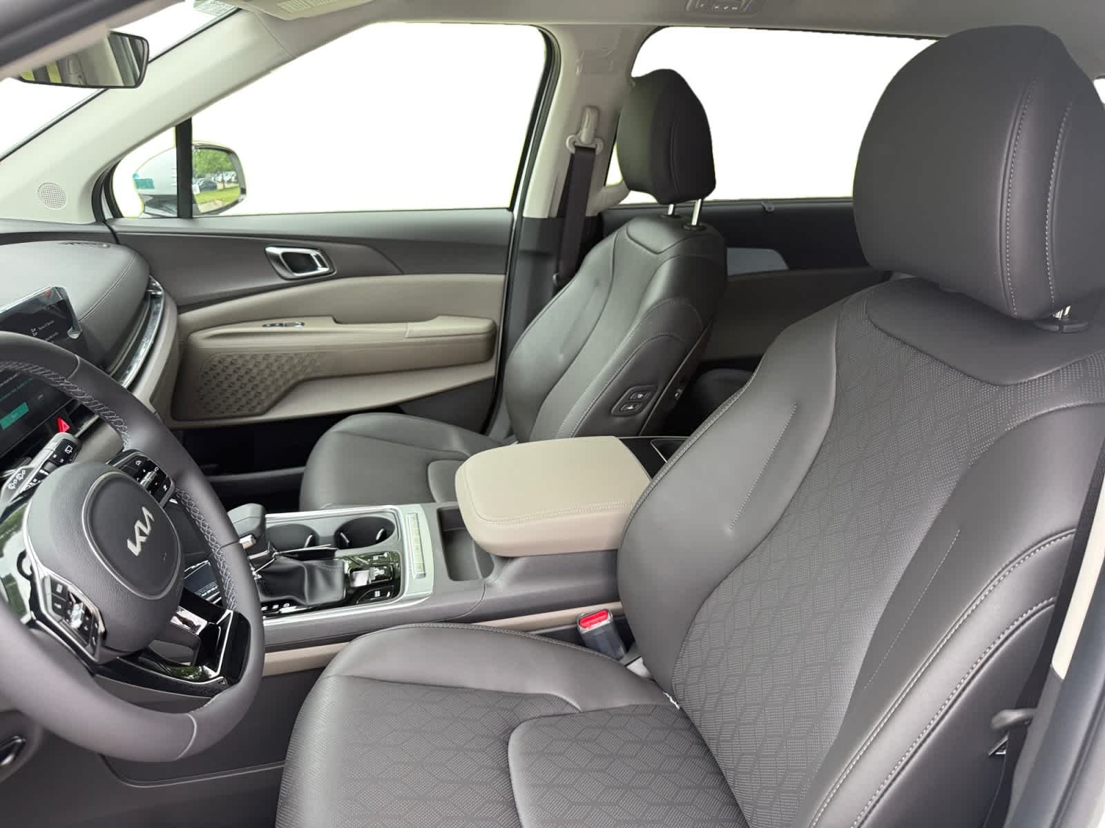 New 2026 Snow White Pearl Kia EX image 11