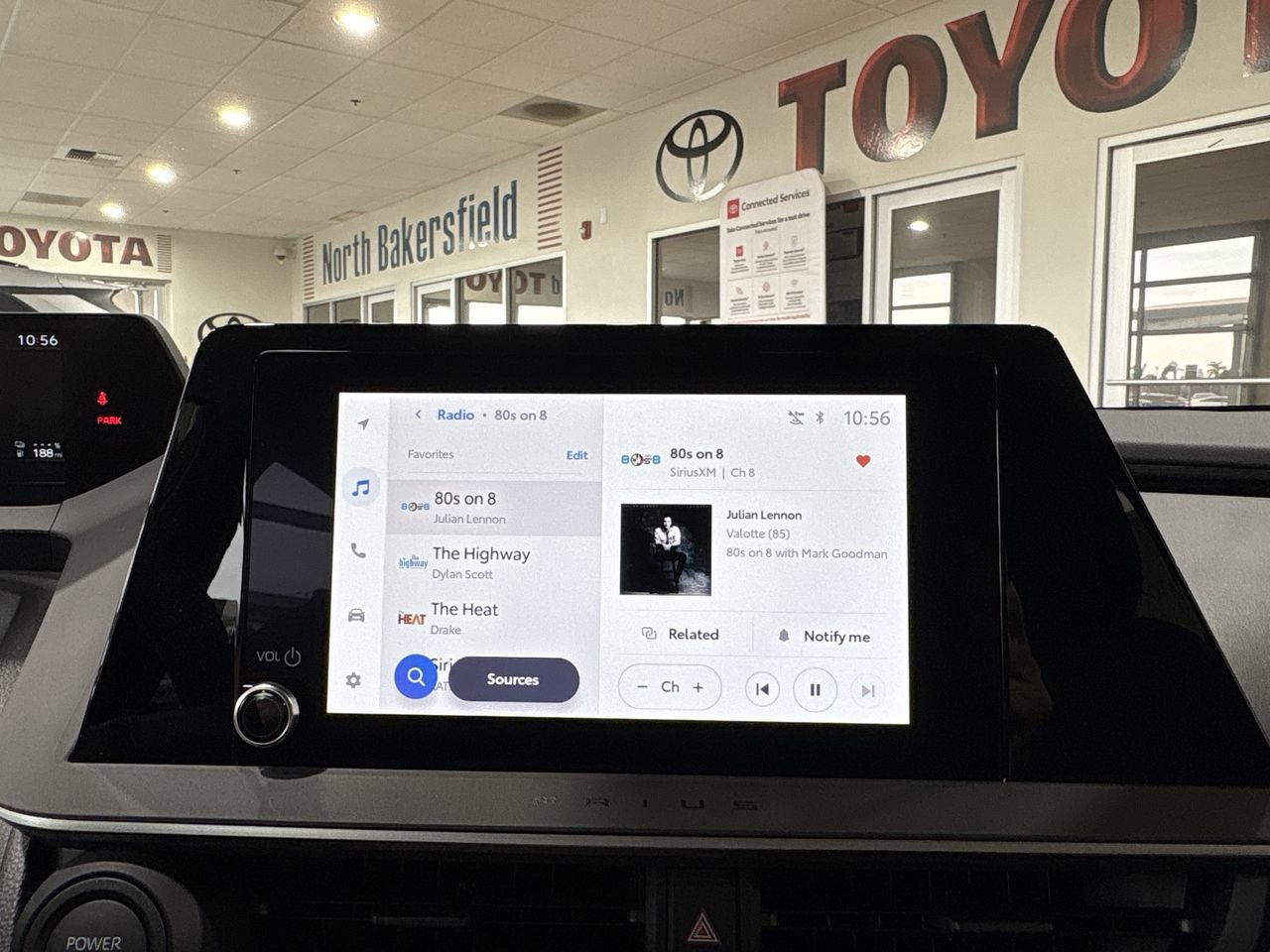 2026 Toyota Prius Plug-in Hybrid SE - Photo 17