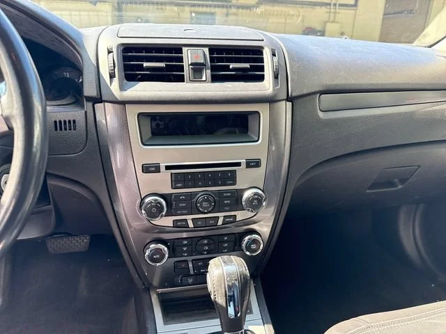 Used 2011 Blue Flame Metallic Ford SEL image 20