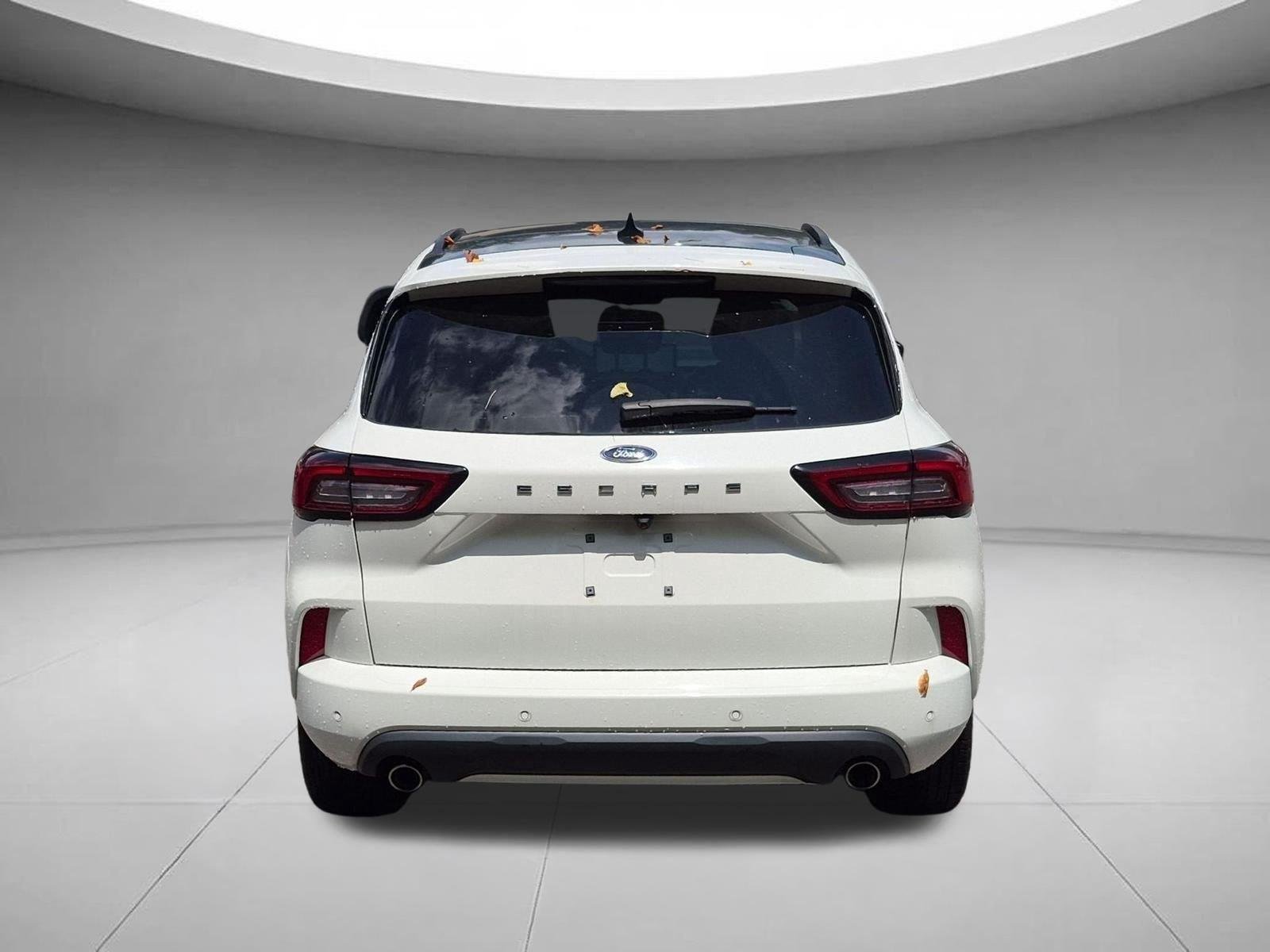 Used 2024 Star White Metallic Tri-Coat Ford ST-Line image 4