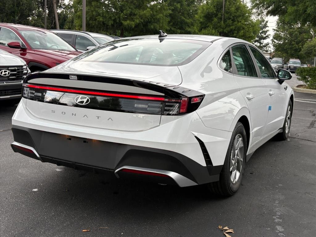New 2026 Serenity White Pearl Hyundai SE image 3