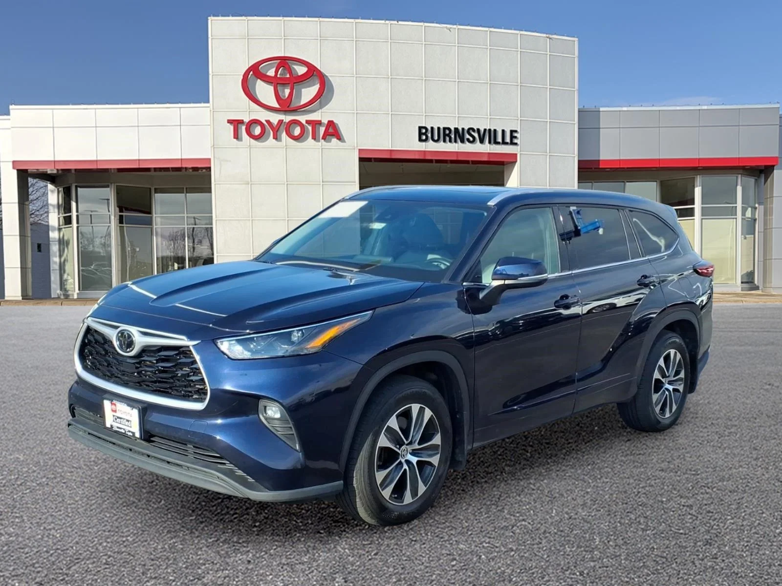 Certified Used 2022  Toyota XLE image 8