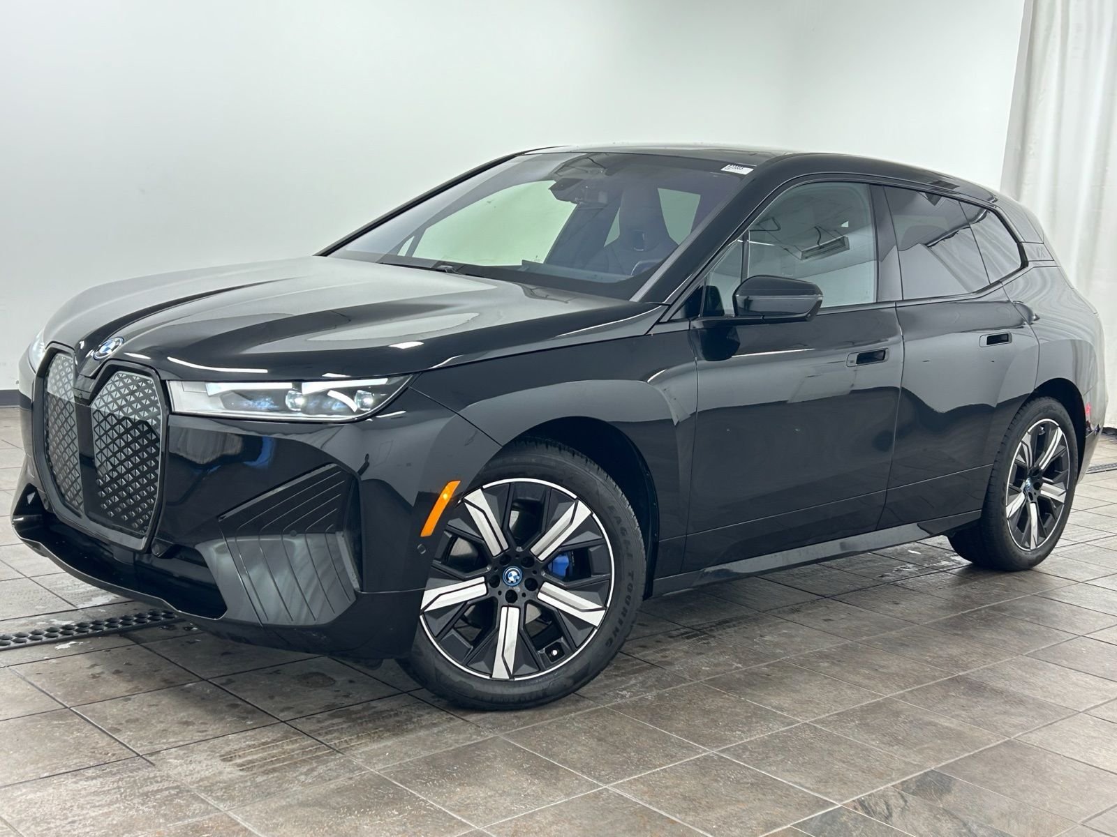 2025 BMW iX xDrive50's photo