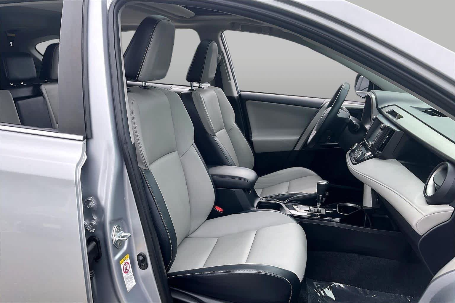 Used 2016 Silver Sky Metallic Toyota Limited image 15