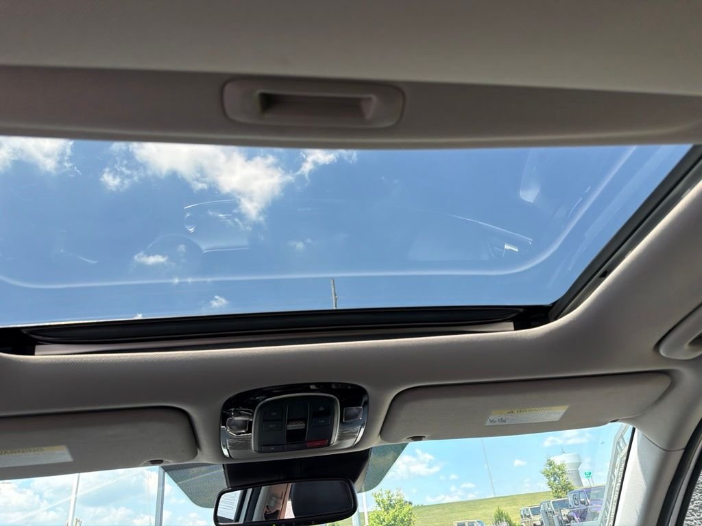 Used 2022 White Hyundai SEL image 14