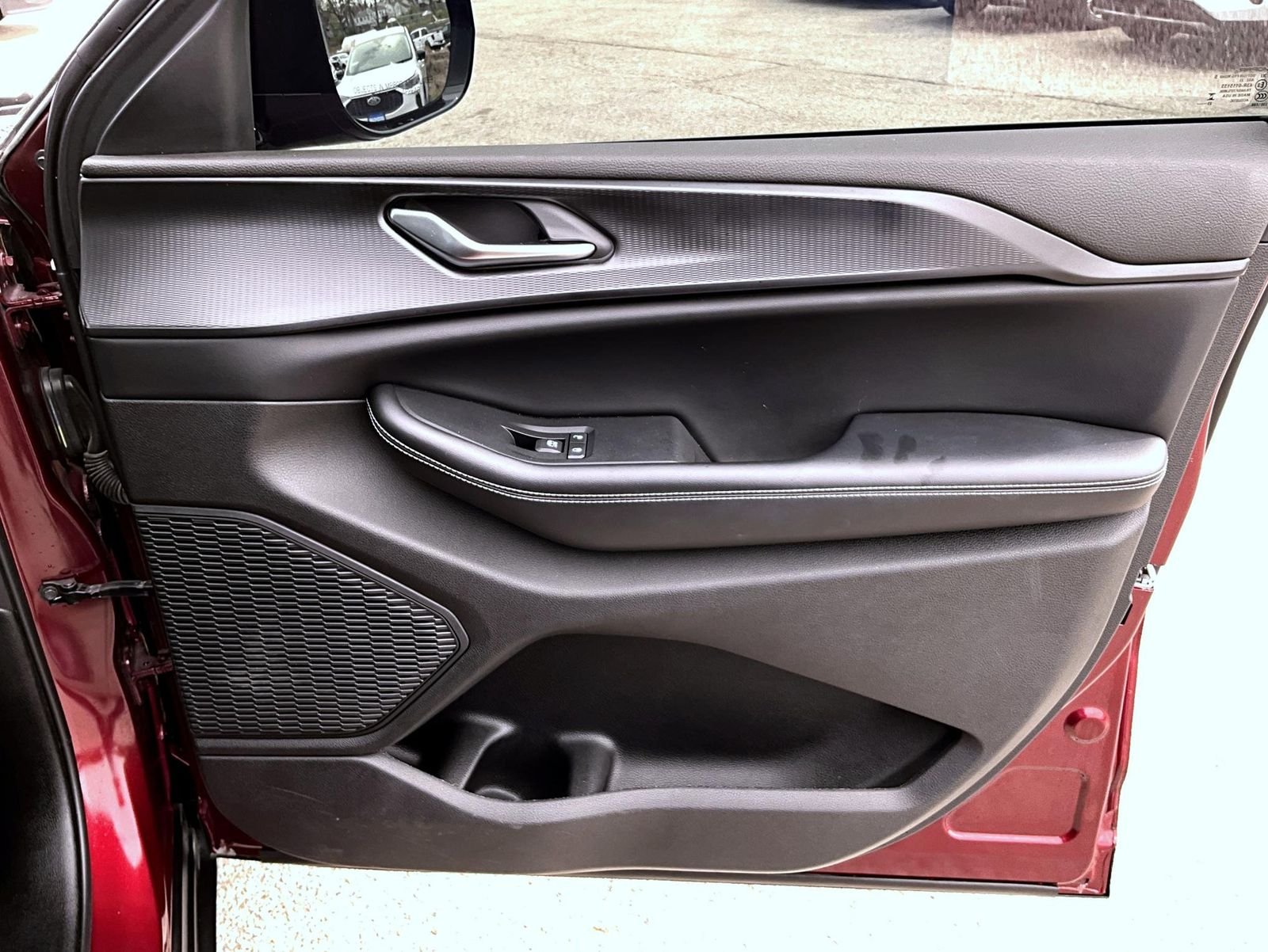 Used 2023 Red Jeep Altitude X image 17