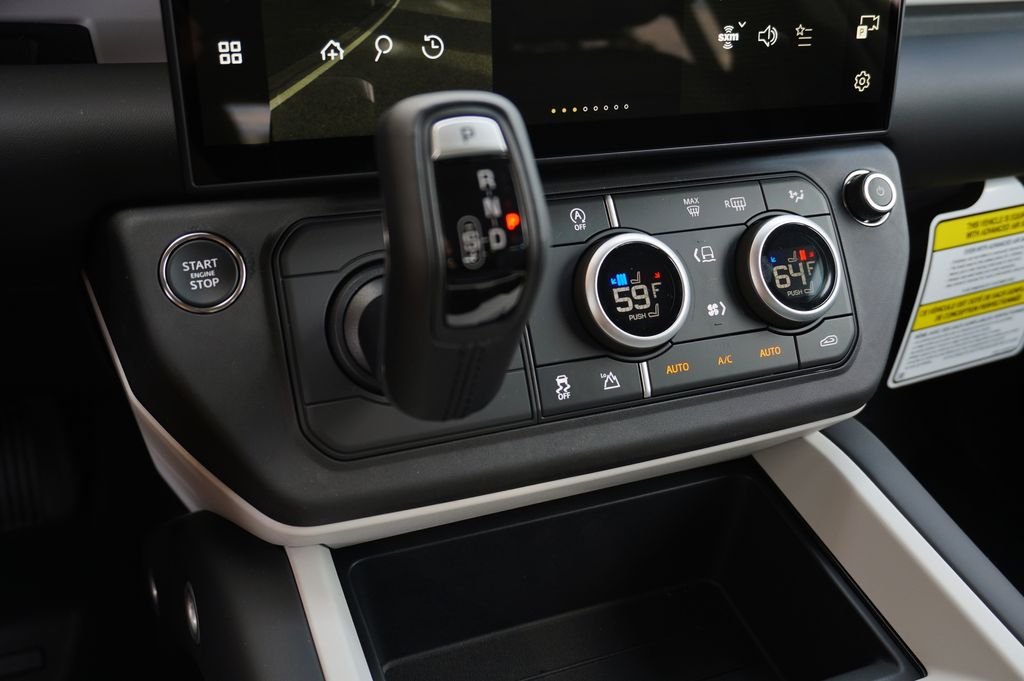New 2026 Santorini Black Land Rover S image 25