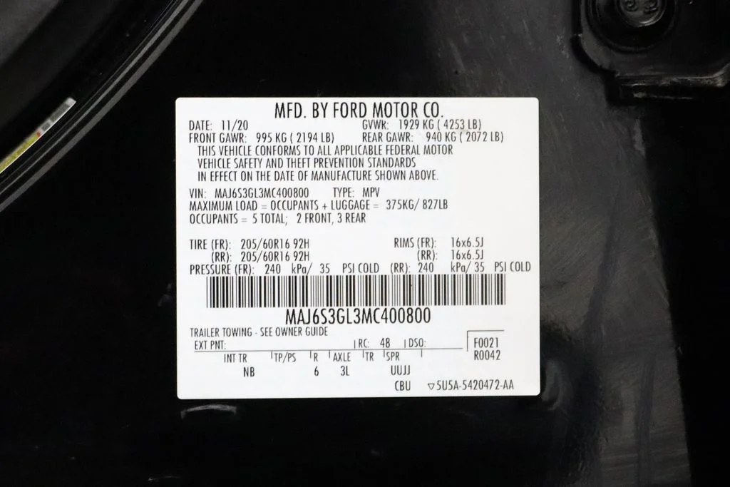Used 2021 Black Ford SE image 29