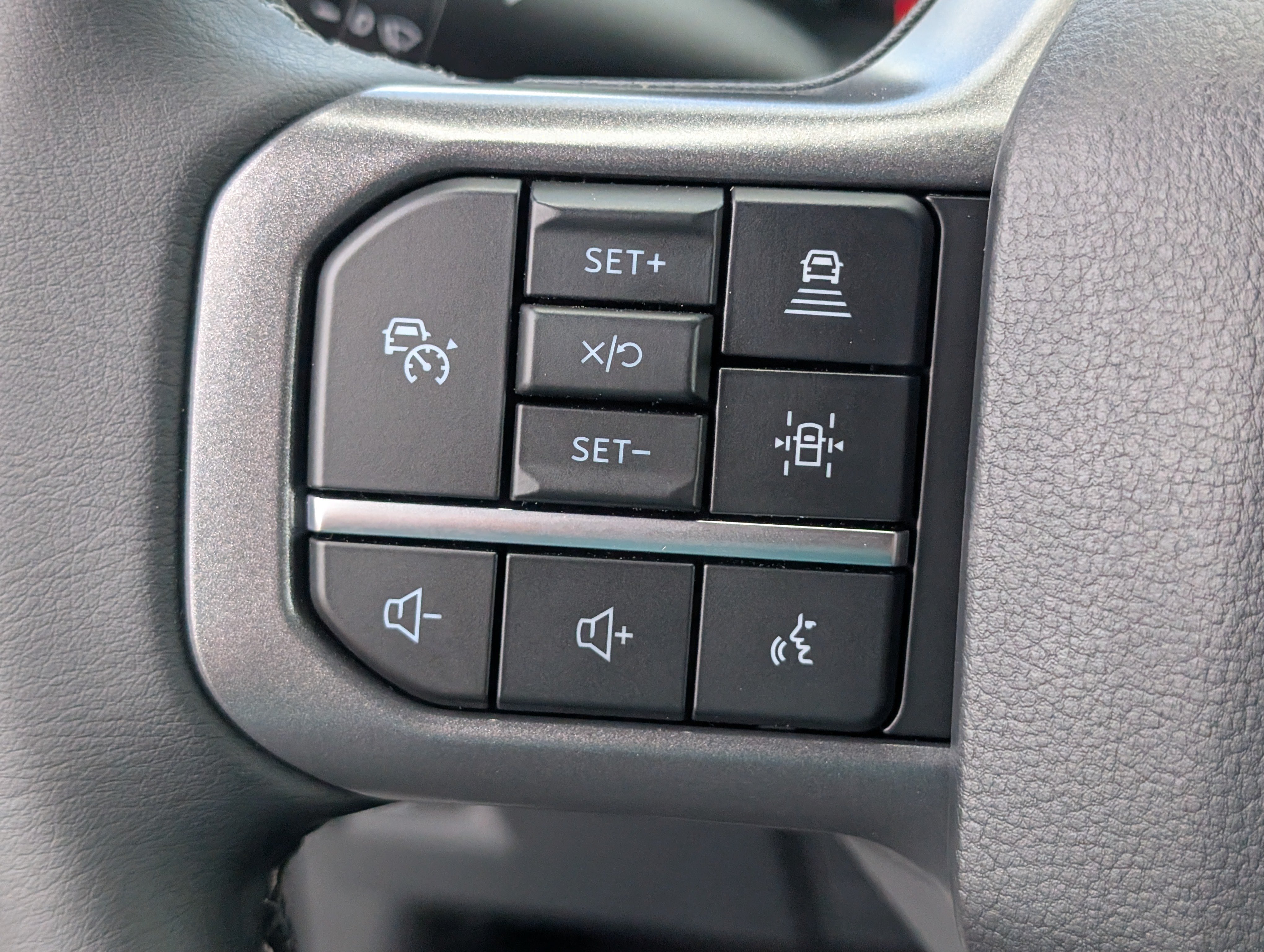 New 2026 Avalanche Ford XLT image 19