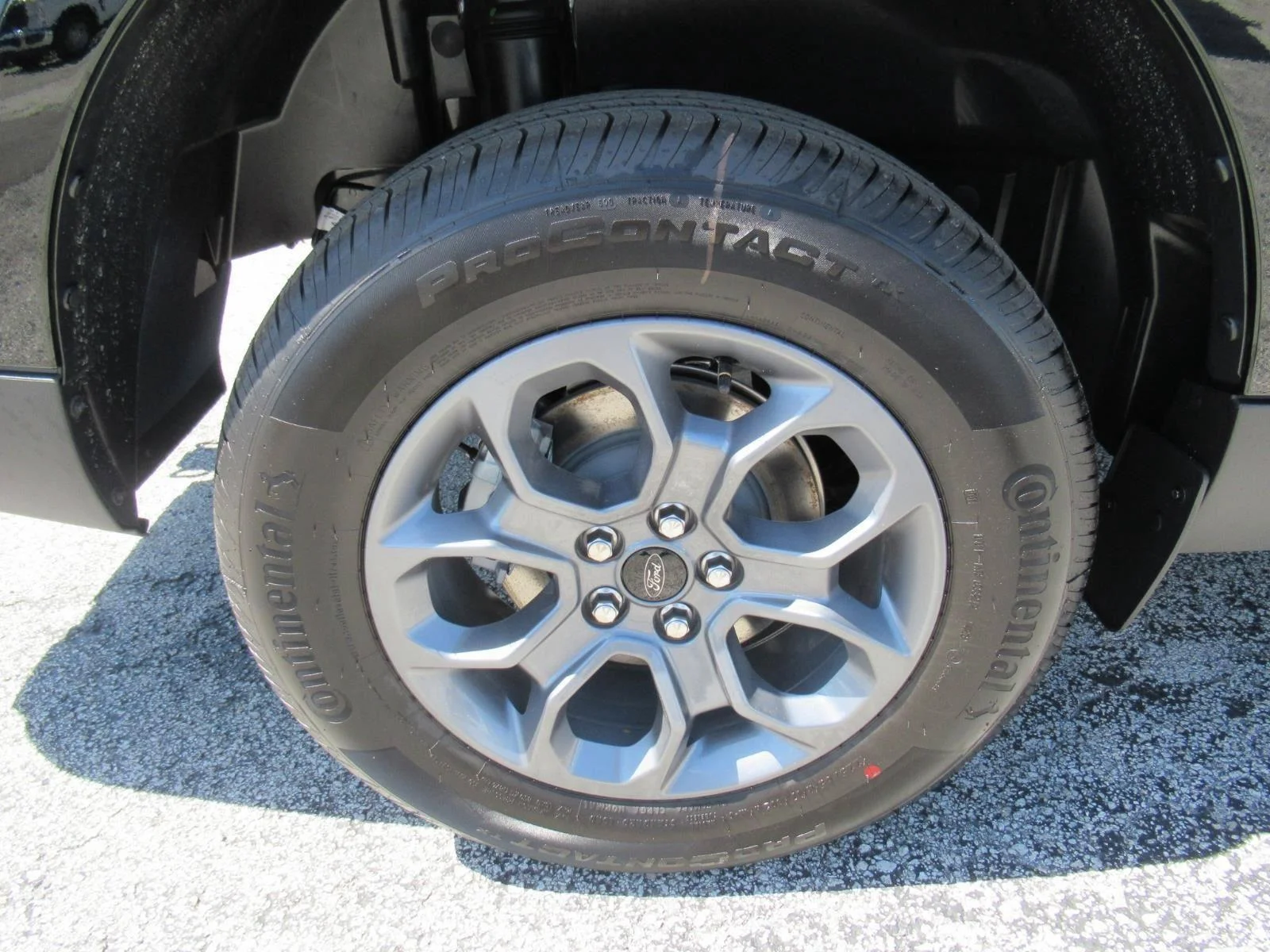 New 2026 Shadow Black Ford XLT image 8