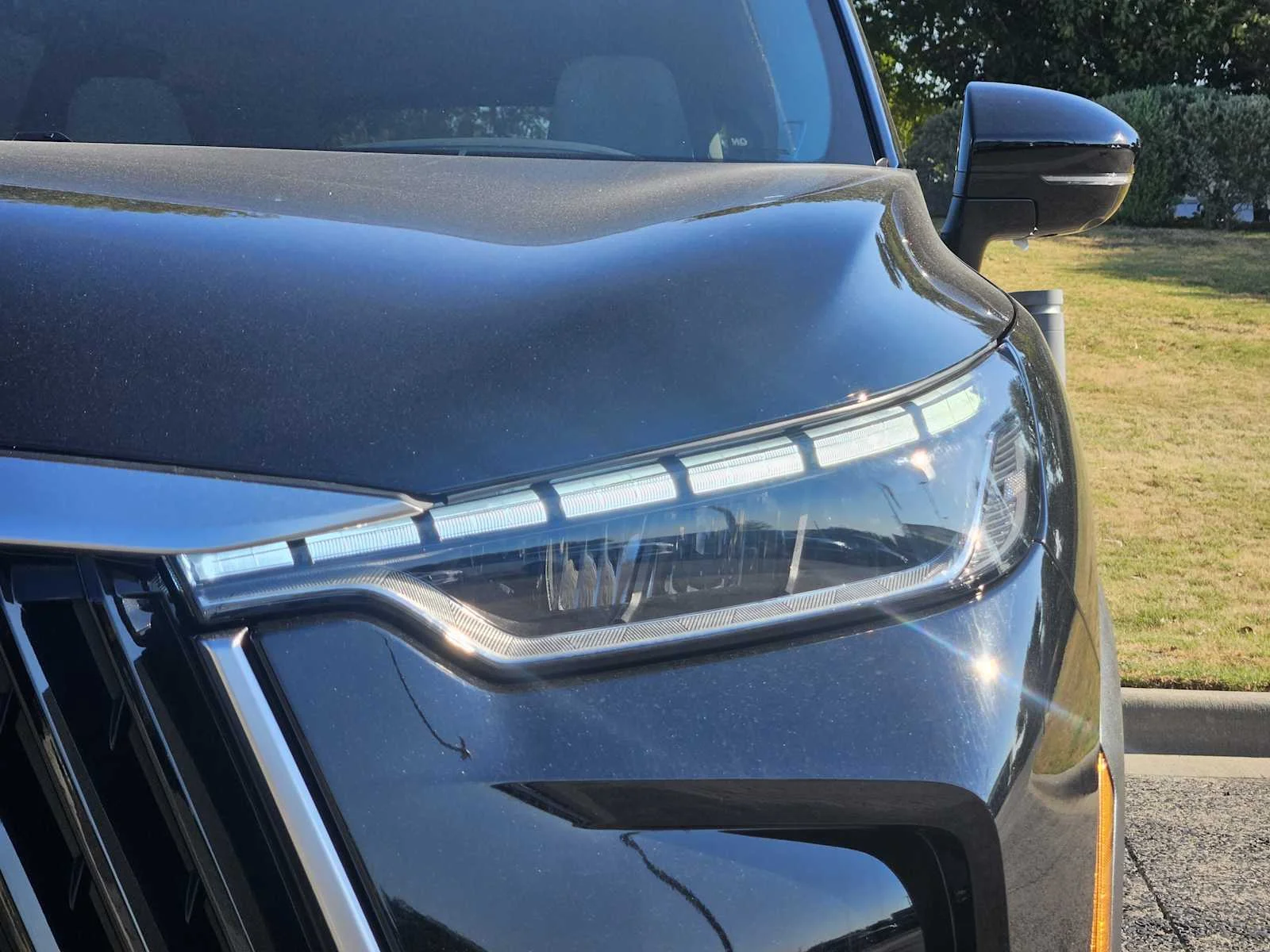 New 2027 MINERAL BLACK INFINITI Luxe AWD image 6