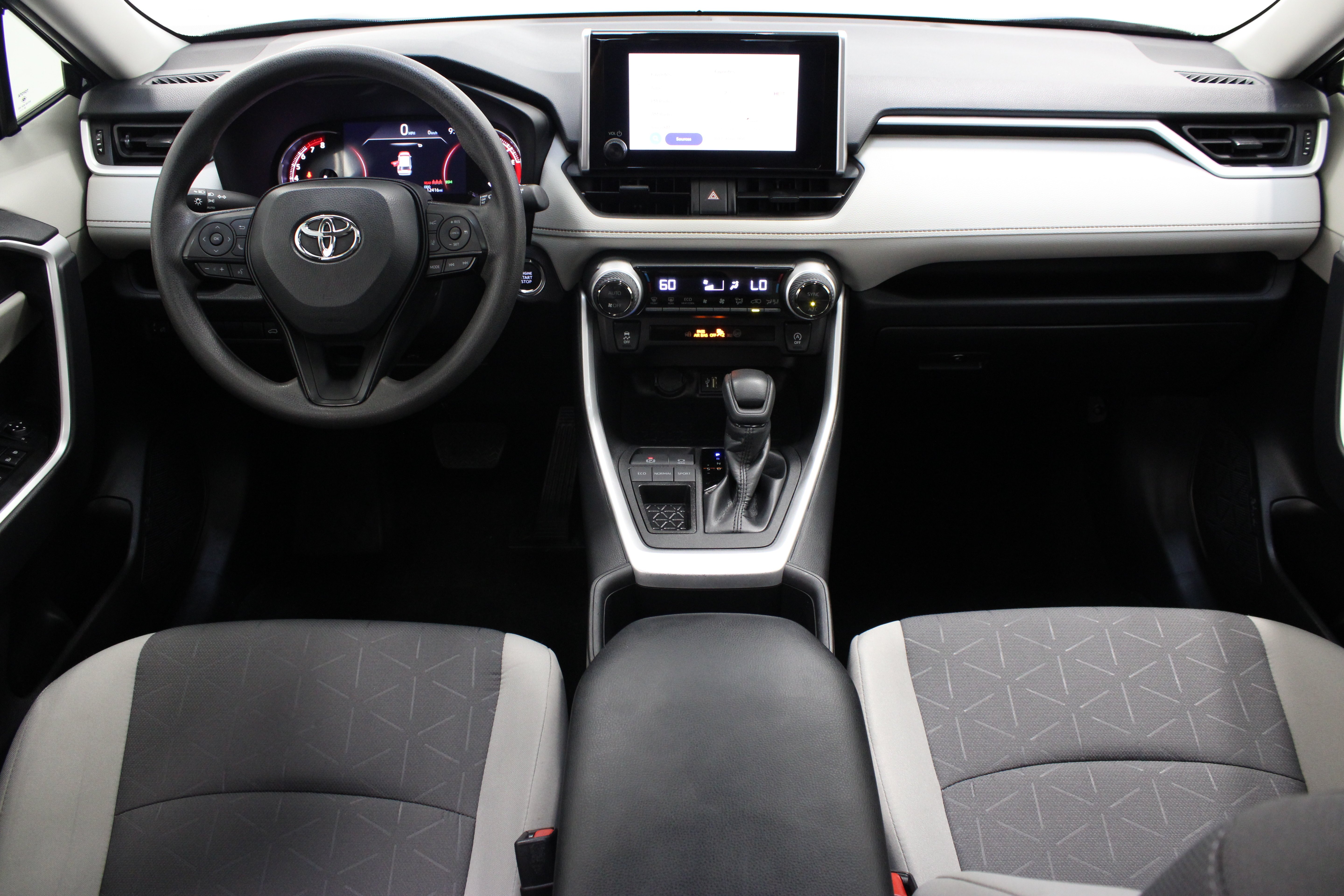 Used 2025 Blueprint Toyota XLE 2.5L image 30