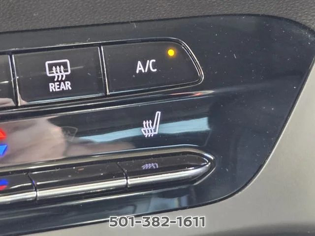 Used 2021 Red Buick Essence image 23