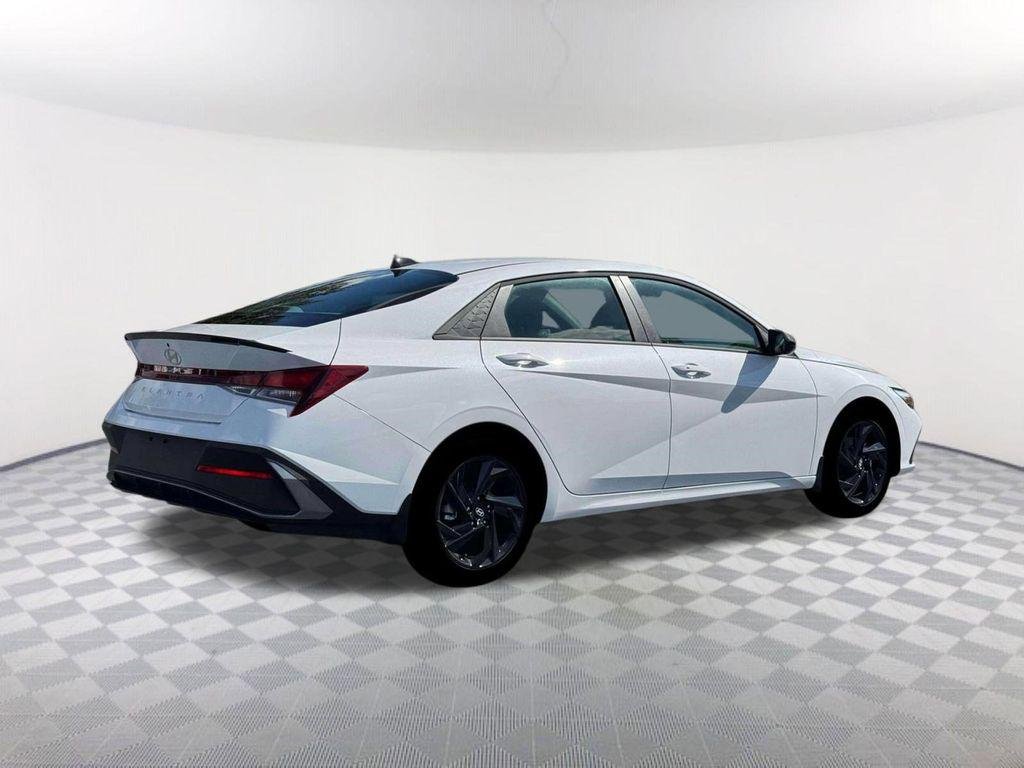 New 2026 White Hyundai SEL Sport image 8