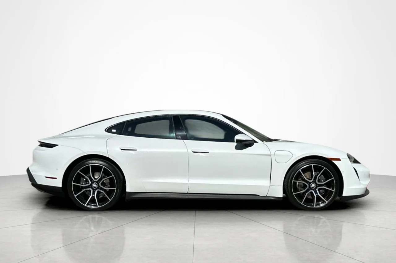 Used 2023 White Porsche Base image 6