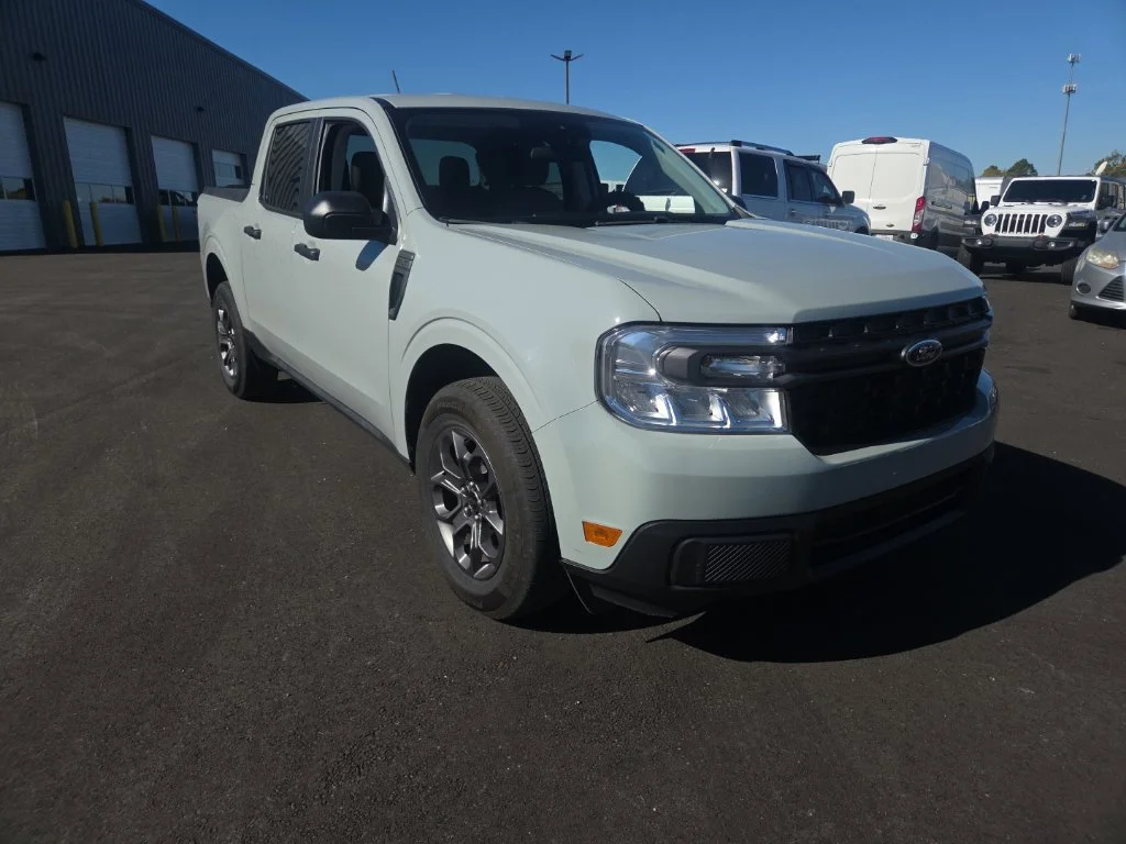 Used 2024 Green Ford XLT image 1