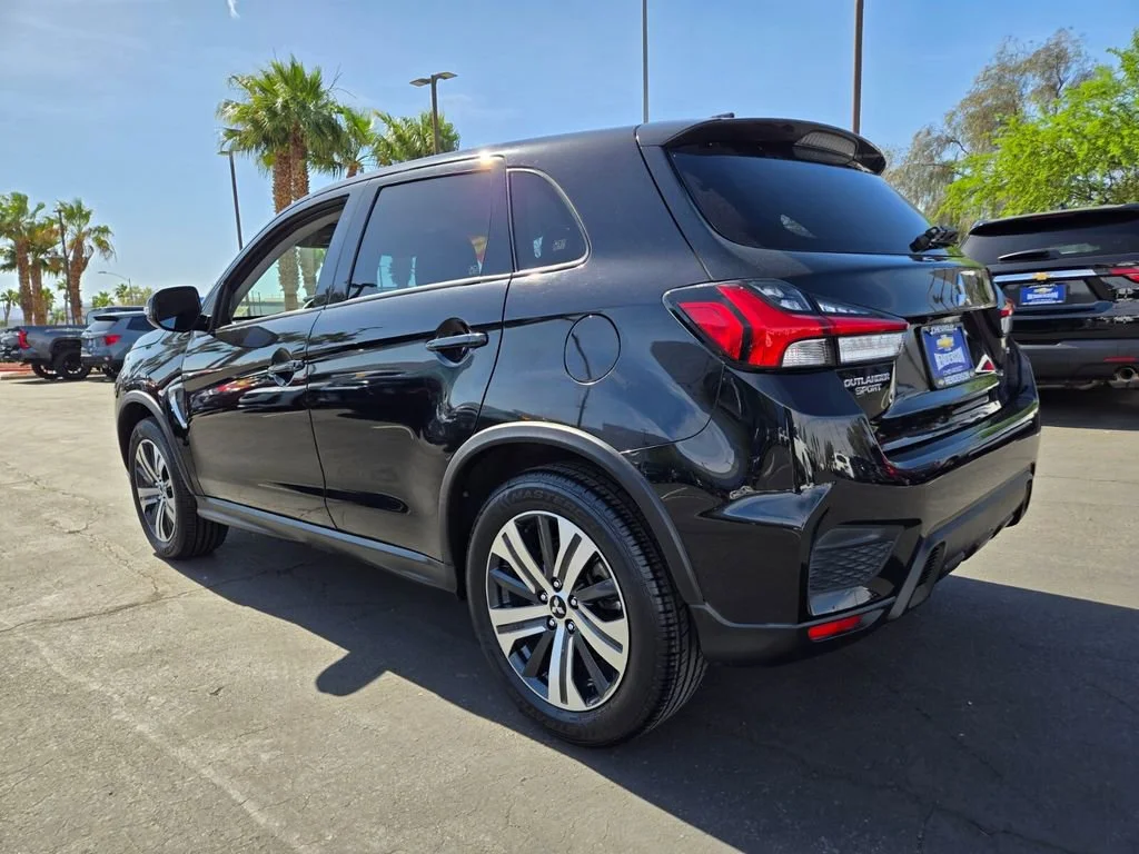 Used 2021 Black Mitsubishi ES image 4