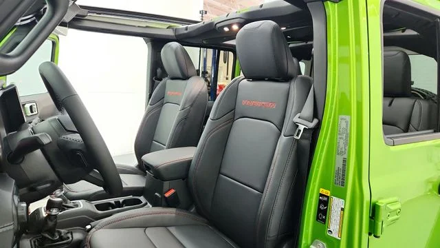 2025 Jeep Wrangler 4-Door Rubicon - Photo 10
