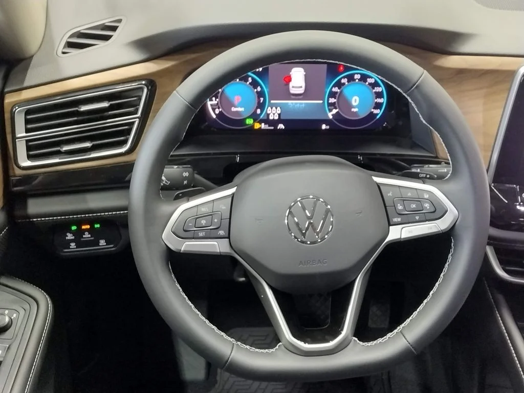 New 2026 Black Volkswagen 2.0T SE w/Technology image 38