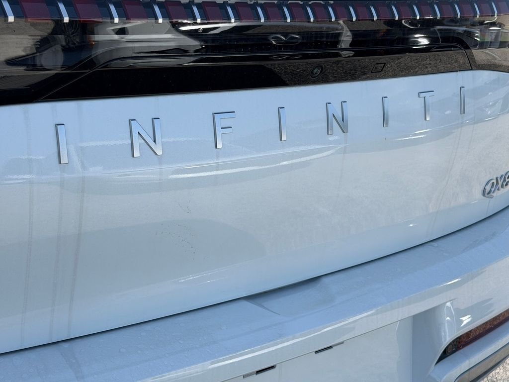 New 2027 RADIANT WHITE INFINITI Luxe 2WD image 10