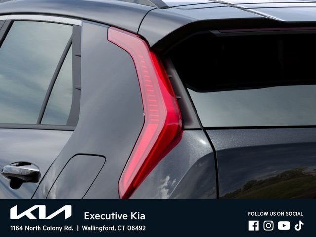 2025 Kia Niro SX Touring - Photo 11