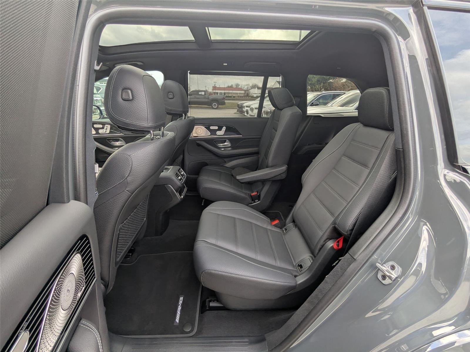 Used 2025 MANUFAKTUR Signature Silicon Grey Mercedes-Benz GLS 450 image 25