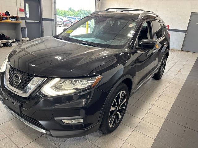 Used 2019 Black Nissan SL image 3