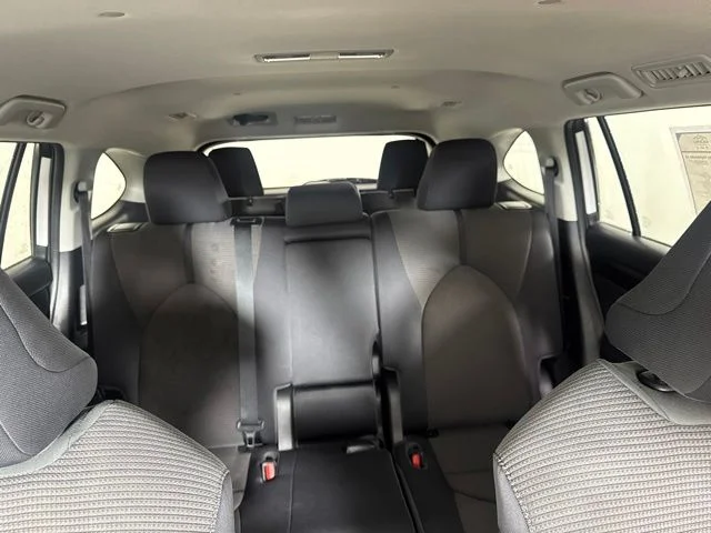 Used 2023 Pearl Toyota LE image 14