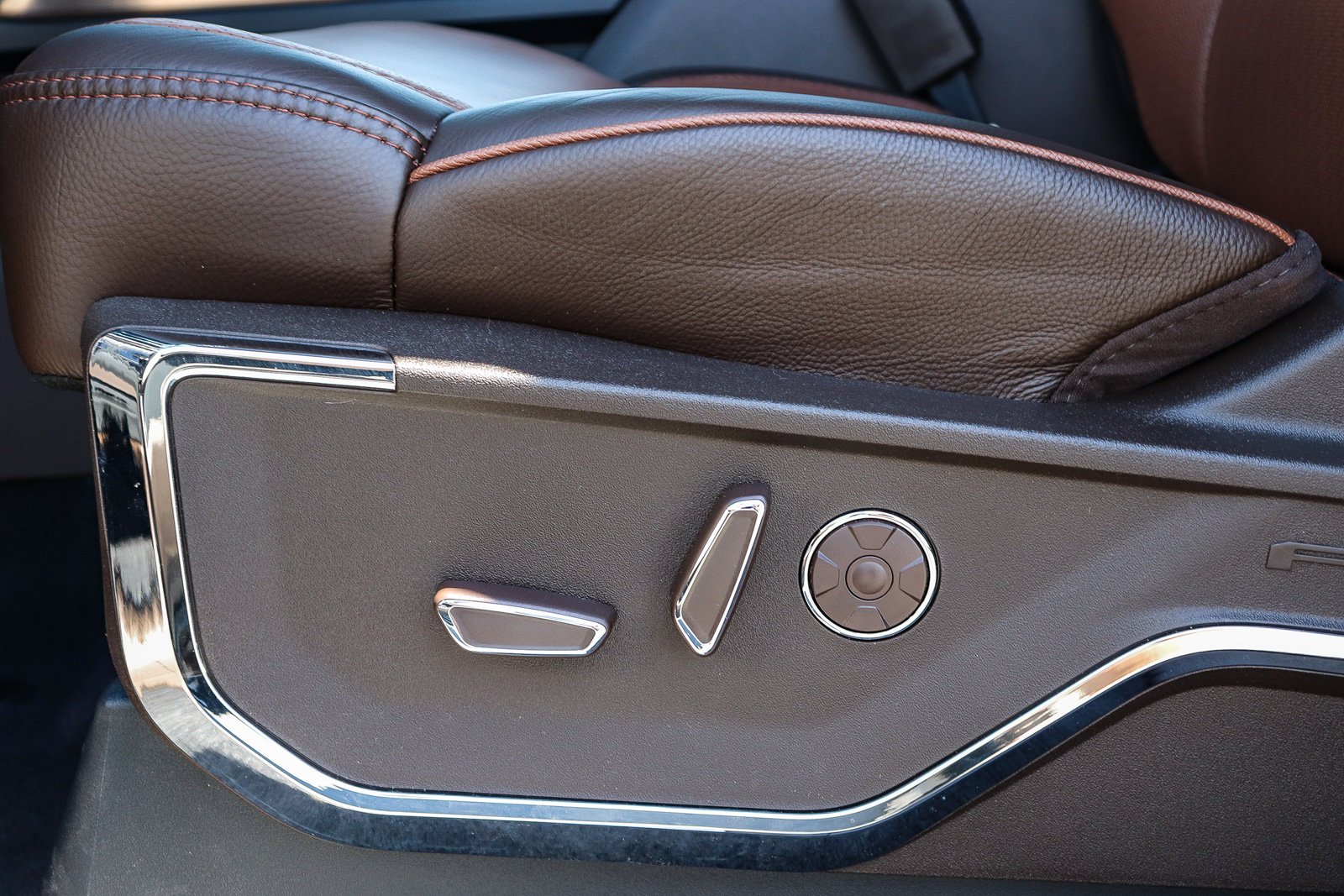 New 2026 Agate Black Metallic Ford King Ranch® image 23