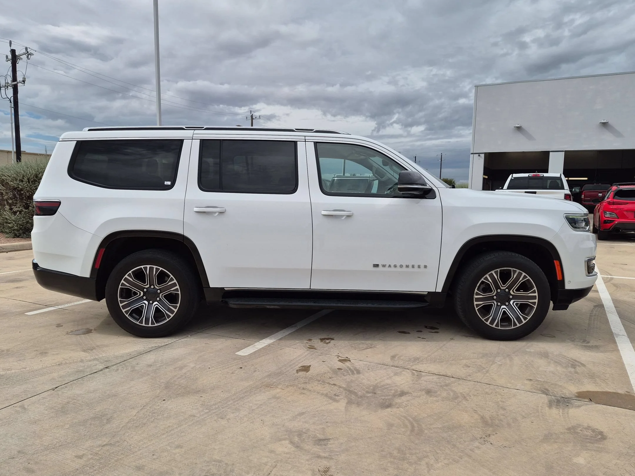 Used 2024 White Jeep Series II image 2