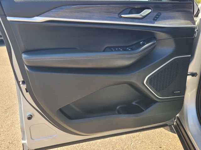 Used 2021 Silver Jeep Limited image 18