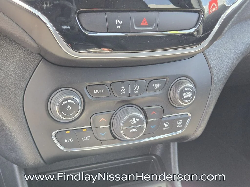 Used 2019 White Jeep Limited image 27
