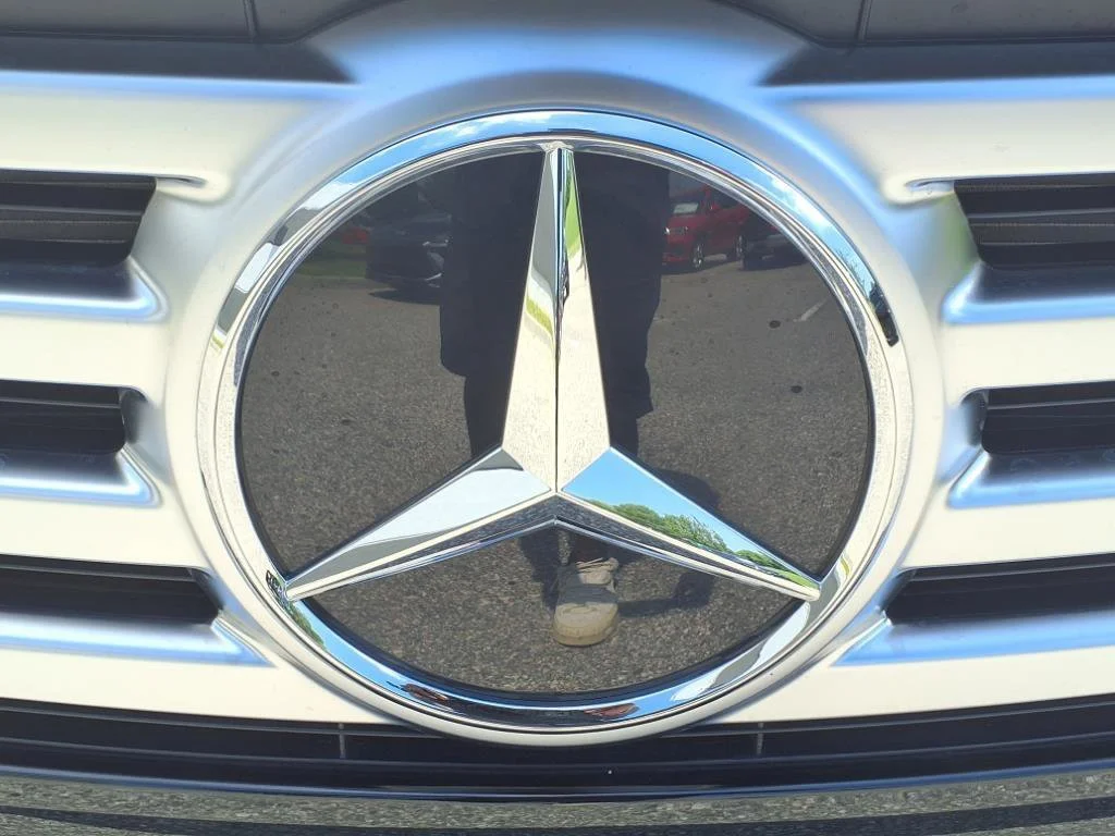 New 2025 Night Black Mercedes-Benz GLB 250 image 39