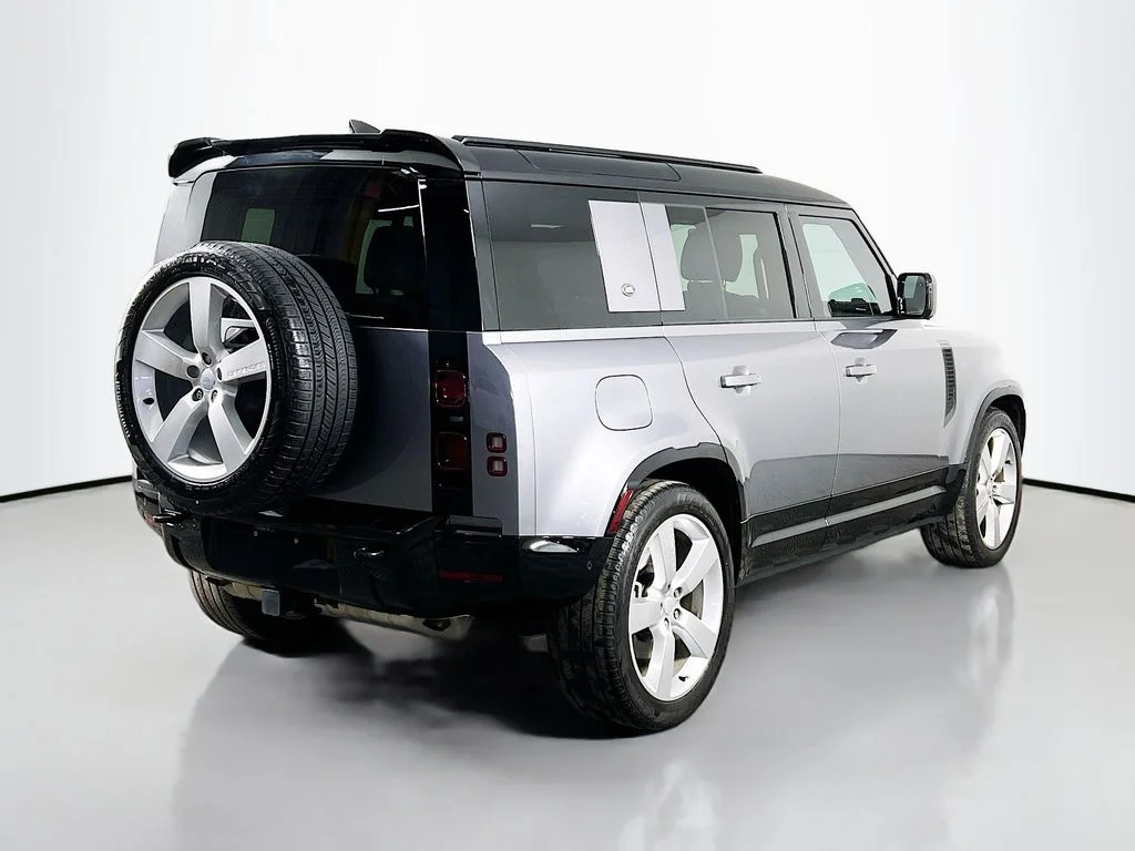 Used 2024 Eiger Gray Metallic Land Rover X-Dynamic SE image 5
