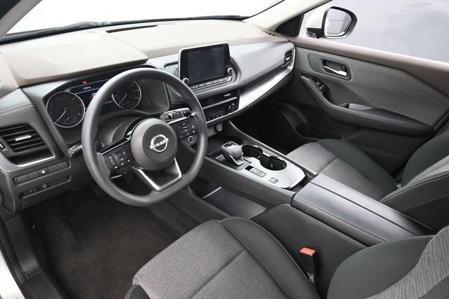 Used 2023 Brilliant Silver Metallic Nissan SV image 10