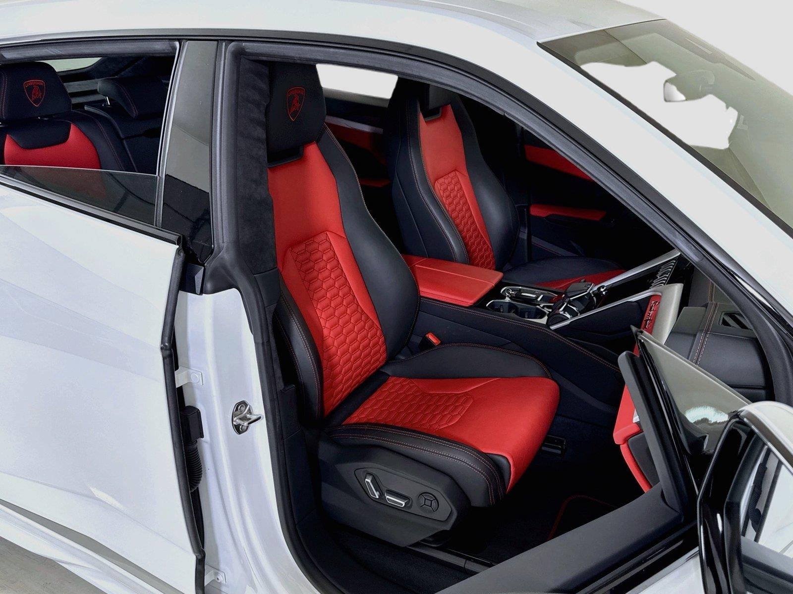 Used 2020 Bianco Icarus Metallic Lamborghini Carbon Bonnett | Custom Exhaust | Only 10K Miles image 30