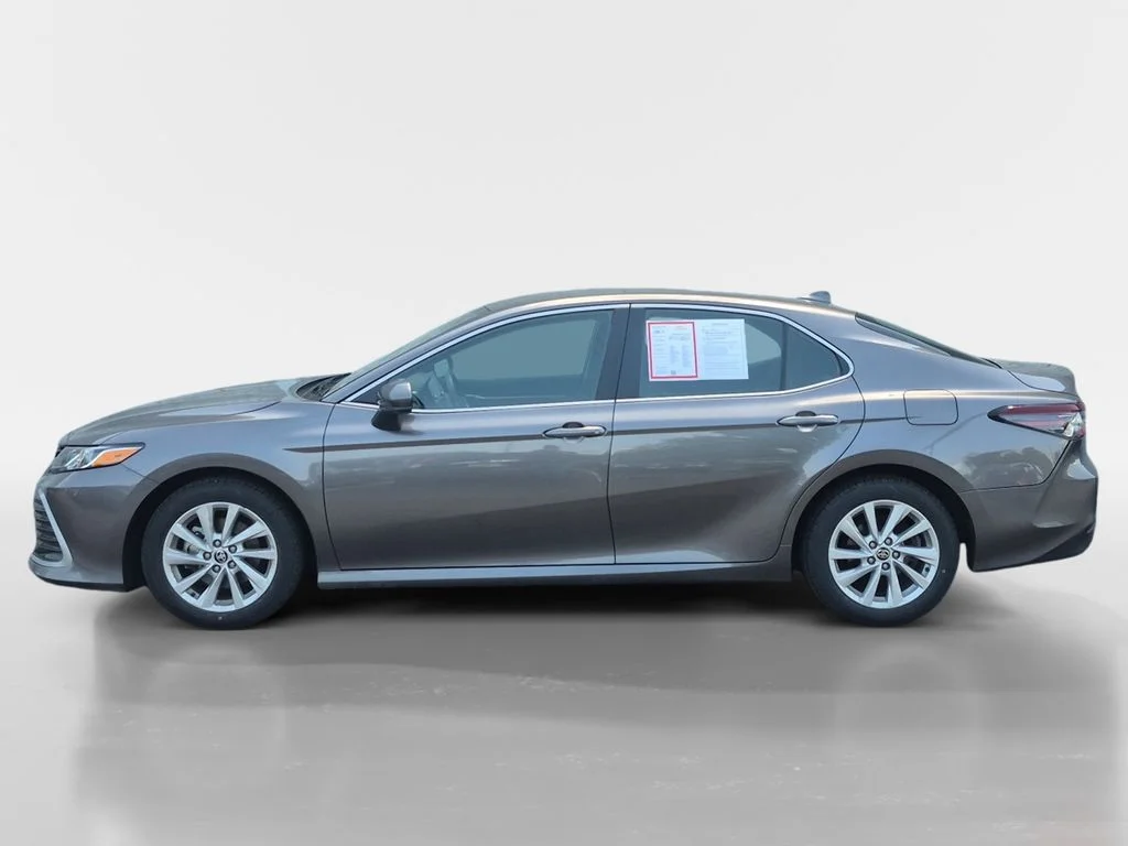 2023 Toyota Camry LE - Photo 7